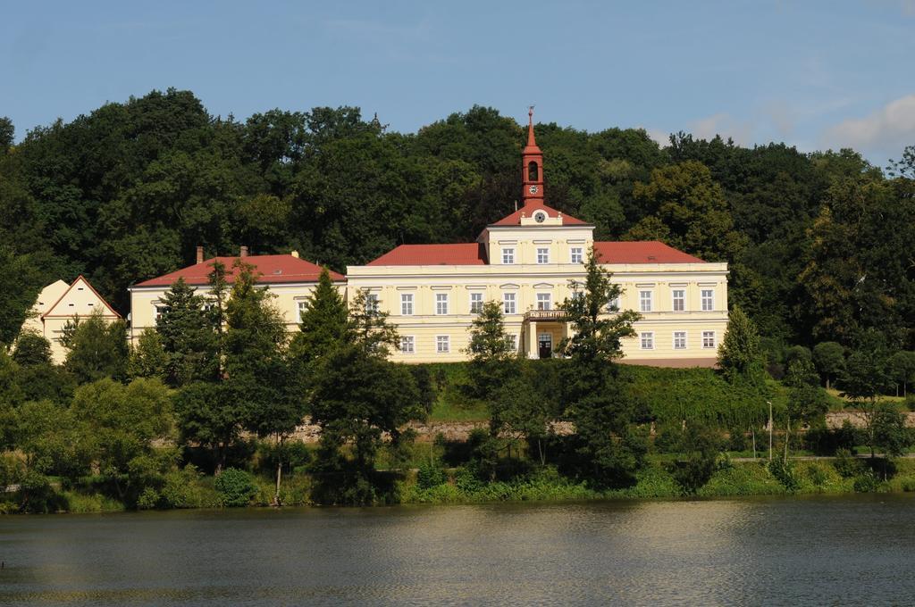 Penzion Zámek Rozsochatec Kültér fotó
